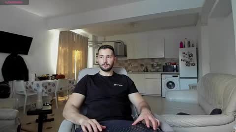 Snapshot of hard_chriss chatting on 10/22/25, 09:31 Hard Cock online show from 10/22/25, 09:31