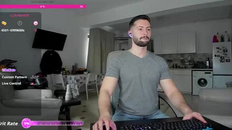 Snapshot of hard_chriss chatting on 11/29/25, 10:07 Hard Cock online show from 11/29/25, 10:07