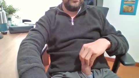 Snapshot of hard_cock_dude chatting on 02/11/26, 05:29 Hard cock dude online show from 02/11/26, 05:29