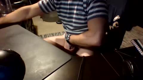 Snapshot of hard_nut_dude chatting on 12/20/25, 05:36 hard_nut_dude online show from 12/20/25, 05:36