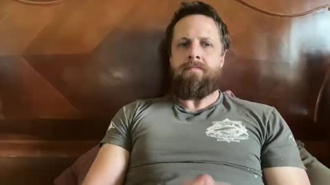 Snapshot of hard_t00l_84 chatting on 02/27/25, 08:31 hard_t00l_84 online show from 02/27/25, 08:31