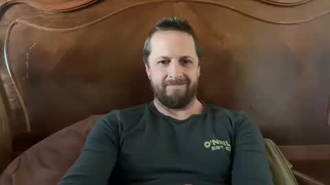 Snapshot of hard_t00l_84 chatting on 11/11/25, 06:08 hard_t00l_84 online show from 11/11/25, 06:08