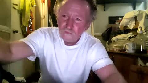 Snapshot of hardalt chatting on 09/14/25, 02:49 hardalt online show from 09/14/25, 02:49