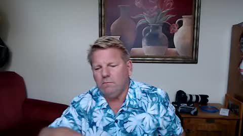 Snapshot of hardblondcouplehawaii chatting on 12/01/25, 11:21 Steele and Cassie online show from 12/01/25, 11:21