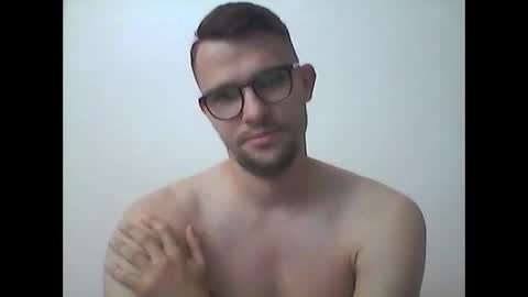 hardboylovemilfmoom online show from 06/05/26, 12:00