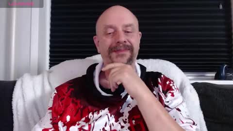 Snapshot of hardmrlazy chatting on 12/02/24, 06:10 MrLazy online show from 12/02/24, 06:10