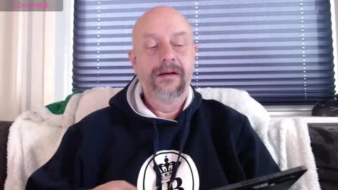 Snapshot of hardmrlazy chatting on 12/04/24, 12:25 MrLazy online show from 12/04/24, 12:25