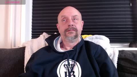 Snapshot of hardmrlazy chatting on 12/04/24, 03:32 MrLazy online show from 12/04/24, 03:32