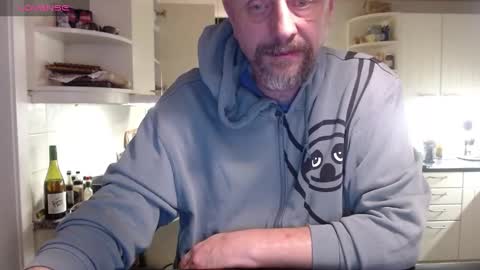 Snapshot of hardmrlazy chatting on 12/09/24, 06:35 MrLazy online show from 12/09/24, 06:35
