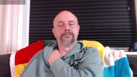 Snapshot of hardmrlazy chatting on 12/10/24, 08:49 MrLazy online show from 12/10/24, 08:49