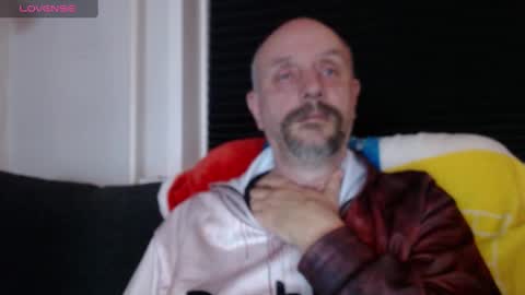 Snapshot of hardmrlazy chatting on 12/15/24, 01:24 MrLazy online show from 12/15/24, 01:24