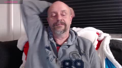 Snapshot of hardmrlazy chatting on 12/17/24, 07:59 MrLazy online show from 12/17/24, 07:59