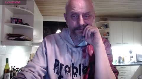 Snapshot of hardmrlazy chatting on 12/18/24, 06:57 MrLazy online show from 12/18/24, 06:57