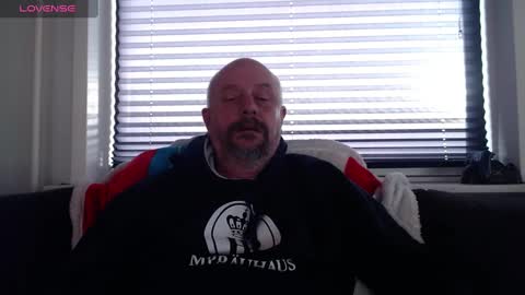 Snapshot of hardmrlazy chatting on 12/23/24, 12:41 MrLazy online show from 12/23/24, 12:41