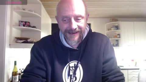 Snapshot of hardmrlazy chatting on 12/23/24, 06:48 MrLazy online show from 12/23/24, 06:48