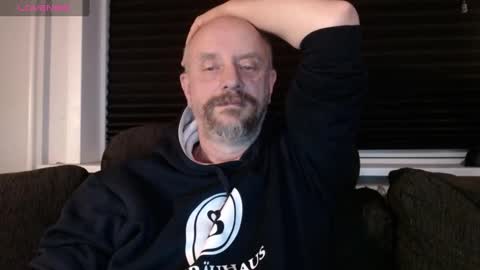Snapshot of hardmrlazy chatting on 12/23/24, 10:01 MrLazy online show from 12/23/24, 10:01