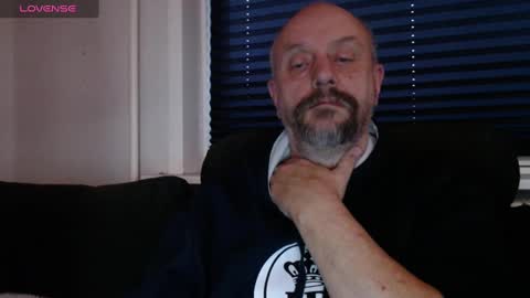 Snapshot of hardmrlazy chatting on 12/25/24, 02:45 MrLazy online show from 12/25/24, 02:45