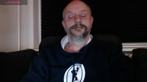 Snapshot of hardmrlazy chatting on 12/25/24, 08:50 MrLazy online show from 12/25/24, 08:50