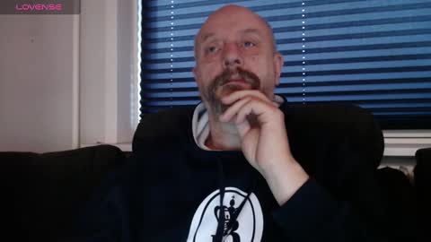 Snapshot of hardmrlazy chatting on 12/26/24, 10:59 MrLazy online show from 12/26/24, 10:59