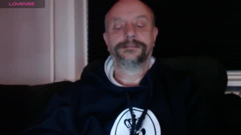Snapshot of hardmrlazy chatting on 12/26/24, 03:20 MrLazy online show from 12/26/24, 03:20