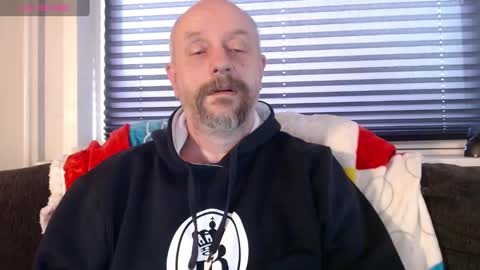 Snapshot of hardmrlazy chatting on 12/27/24, 11:17 MrLazy online show from 12/27/24, 11:17