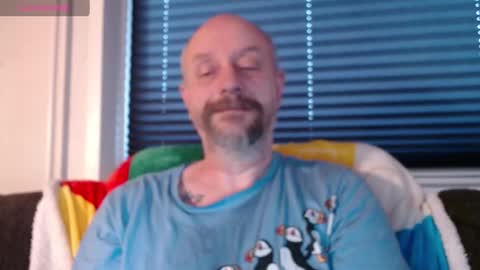 Snapshot of hardmrlazy chatting on 12/31/24, 09:31 MrLazy online show from 12/31/24, 09:31