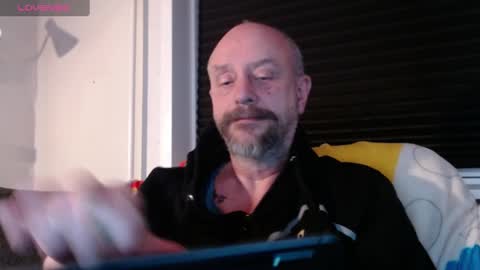 Snapshot of hardmrlazy chatting on 12/31/24, 03:42 MrLazy online show from 12/31/24, 03:42