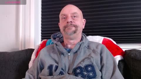 Snapshot of hardmrlazy chatting on 01/03/25, 08:32 MrLazy online show from 01/03/25, 08:32
