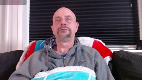 Snapshot of hardmrlazy chatting on 01/03/25, 11:33 MrLazy online show from 01/03/25, 11:33