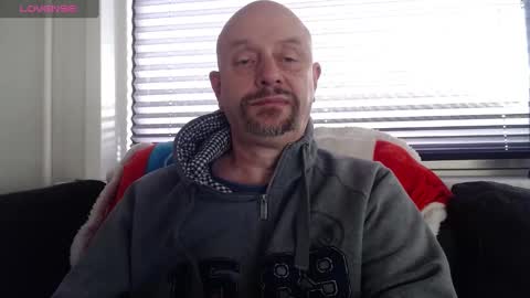 Snapshot of hardmrlazy chatting on 01/04/25, 12:49 MrLazy online show from 01/04/25, 12:49