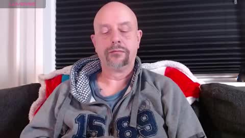 Snapshot of hardmrlazy chatting on 01/04/25, 06:51 MrLazy online show from 01/04/25, 06:51