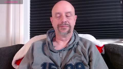 Snapshot of hardmrlazy chatting on 01/05/25, 07:39 MrLazy online show from 01/05/25, 07:39