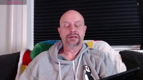 Snapshot of hardmrlazy chatting on 01/08/25, 12:38 MrLazy online show from 01/08/25, 12:38