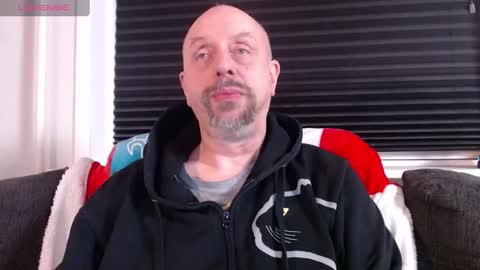 Snapshot of hardmrlazy chatting on 01/12/25, 06:59 MrLazy online show from 01/12/25, 06:59