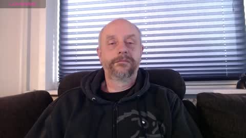 Snapshot of hardmrlazy chatting on 02/21/25, 10:39 MrLazy online show from 02/21/25, 10:39