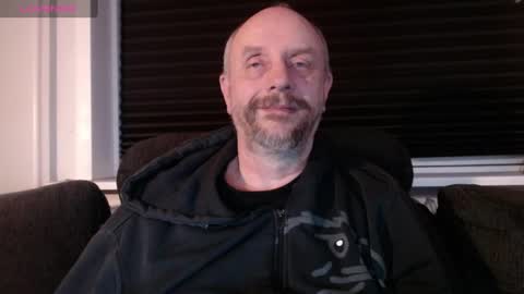 Snapshot of hardmrlazy chatting on 02/22/25, 01:00 MrLazy online show from 02/22/25, 01:00