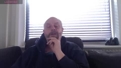 Snapshot of hardmrlazy chatting on 03/06/25, 09:36 MrLazy online show from 03/06/25, 09:36