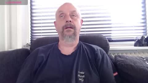 Snapshot of hardmrlazy chatting on 09/11/25, 11:43 MrLazy online show from 09/11/25, 11:43