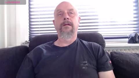 Snapshot of hardmrlazy chatting on 09/12/25, 12:27 MrLazy online show from 09/12/25, 12:27
