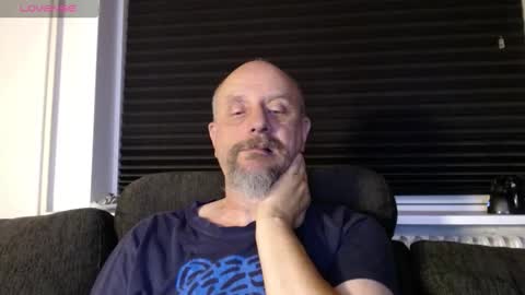 Snapshot of hardmrlazy chatting on 09/17/25, 12:23 MrLazy online show from 09/17/25, 12:23