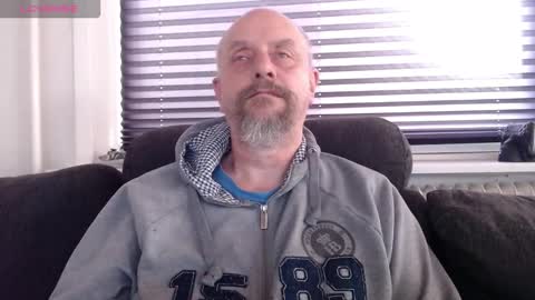 Snapshot of hardmrlazy chatting on 09/21/25, 01:57 MrLazy online show from 09/21/25, 01:57
