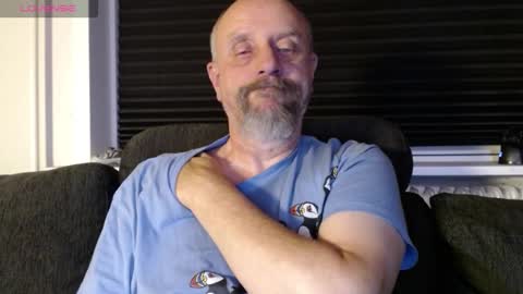Snapshot of hardmrlazy chatting on 09/23/25, 12:02 MrLazy online show from 09/23/25, 12:02