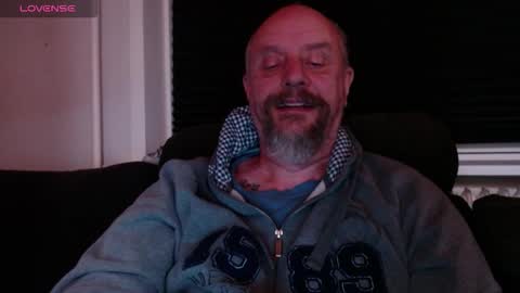 Snapshot of hardmrlazy chatting on 09/27/25, 06:46 MrLazy online show from 09/27/25, 06:46
