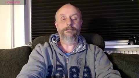 Snapshot of hardmrlazy chatting on 10/14/25, 06:42 MrLazy online show from 10/14/25, 06:42