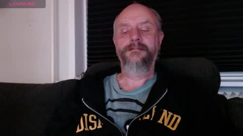 Snapshot of hardmrlazy chatting on 10/18/25, 07:36 MrLazy online show from 10/18/25, 07:36