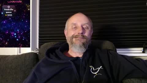 Snapshot of hardmrlazy chatting on 10/21/25, 06:52 MrLazy online show from 10/21/25, 06:52