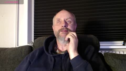 Snapshot of hardmrlazy chatting on 10/22/25, 07:02 MrLazy online show from 10/22/25, 07:02