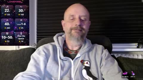 Snapshot of hardmrlazy chatting on 10/30/25, 05:57 MrLazy online show from 10/30/25, 05:57