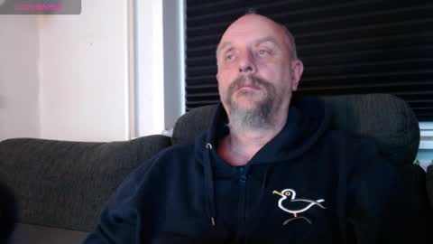 Snapshot of hardmrlazy chatting on 11/29/25, 06:00 MrLazy online show from 11/29/25, 06:00