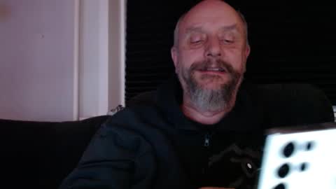 Snapshot of hardmrlazy chatting on 12/13/25, 08:25 MrLazy online show from 12/13/25, 08:25